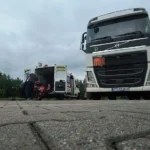 wymiana opon w samochodzie ciężarowym